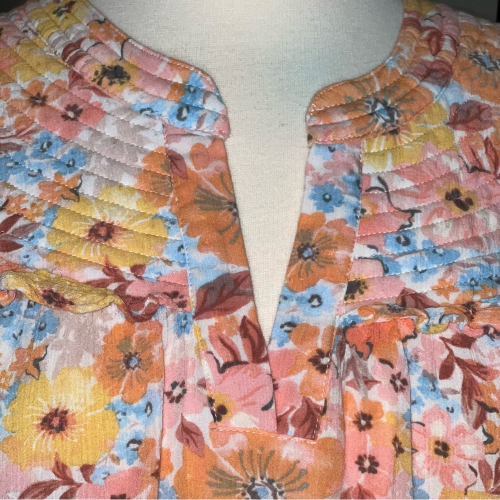DEMOCRACY Multicolor Floral Blouse with Flowy Ruffled Sleeves - Size 2X - Picture 6 of 9